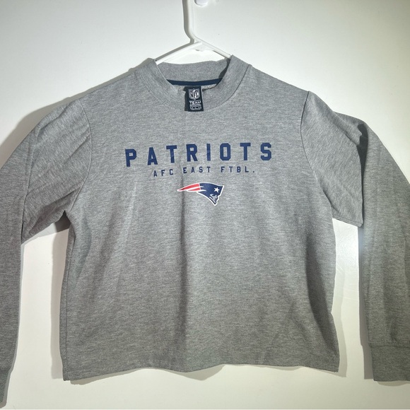 Women’s NFL New England Patriots Team Apparel Sweatshirt - Picture 1 of 5